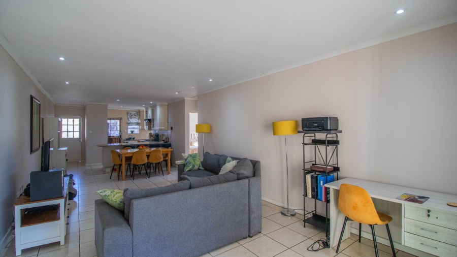 To Let 2 Bedroom Property for Rent in Abbotsford Eastern Cape